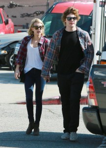 emma-roberts-evan-peters