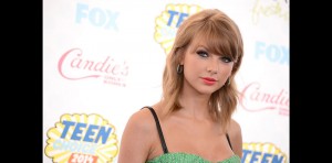 TaylorSwiftTeenChoiceAwards850