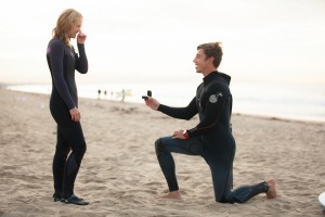 Surfing-Marriage-Proposal-_-Cool-Marriage-Proposal-Ideas_12501